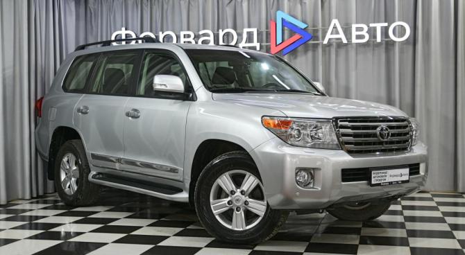 Toyota Land Cruiser 200 Series Рестайлинг 1 с пробегом 2015 года, цена 6 749 990 рублей, 44000 км, внедорожник, Автокод Объявления