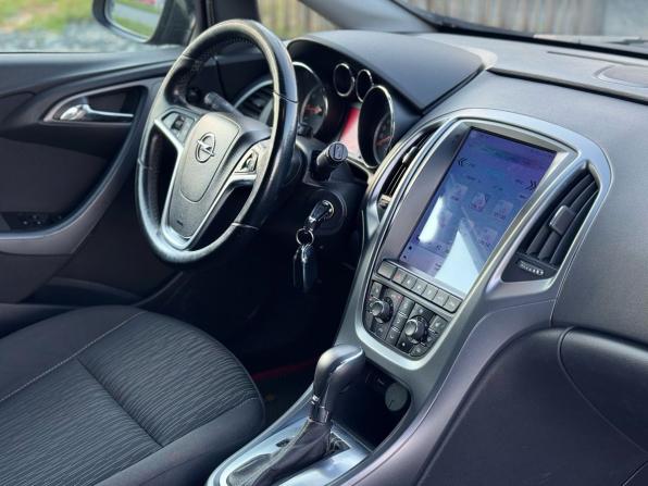 Opel Astra J Рестайлинг с пробегом 2013 года, цена 749 000 рублей, 196800 км, хэтчбек, Автокод Объявления