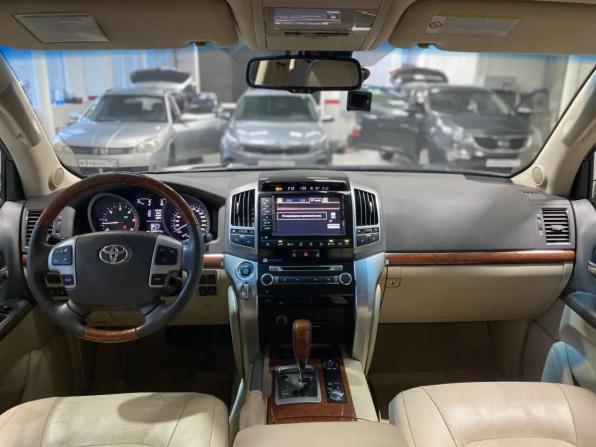 Toyota Land Cruiser 200 Series Рестайлинг 1 с пробегом 2012 года, цена 3 999 000 рублей, 244000 км, внедорожник, Автокод Объявления