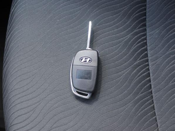 Hyundai Solaris I с пробегом 2013 года, цена 773 000 рублей, 100000 км, седан, Автокод Объявления