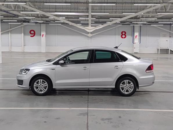 Volkswagen Polo V Рестайлинг с пробегом 2019 года, цена 1 399 000 рублей, 124700 км, седан, Автокод Объявления