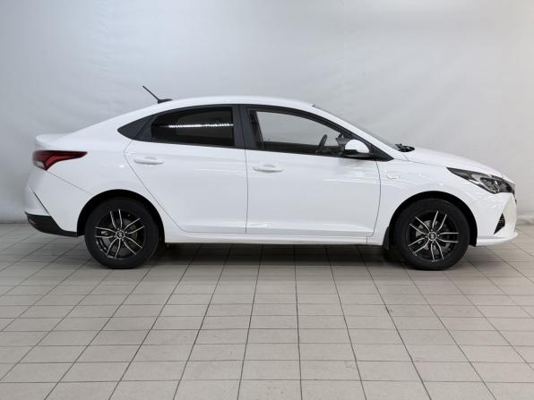 Hyundai Solaris II Рестайлинг с пробегом 2021 года, цена 1 789 000 рублей, 73564 км, седан, Автокод Объявления