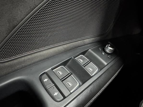 Audi A8 III (D4) Рестайлинг с пробегом 2015 года, цена 2 480 000 рублей, 176033 км, седан, Автокод Объявления