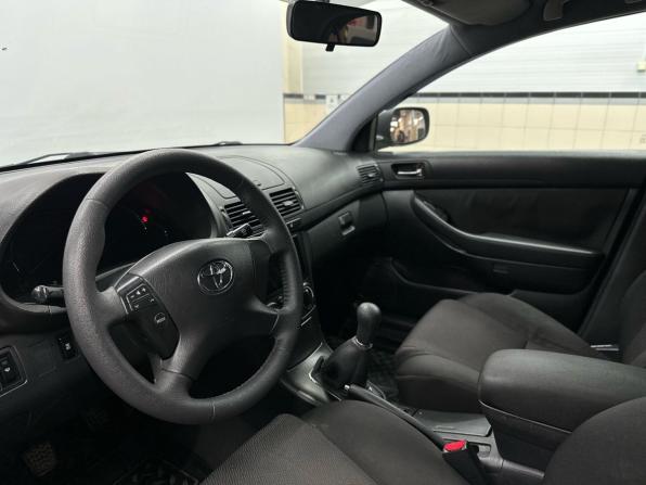 Toyota Avensis II Рестайлинг с пробегом 2006 года, цена 819 900 рублей, 301000 км, седан, Автокод Объявления