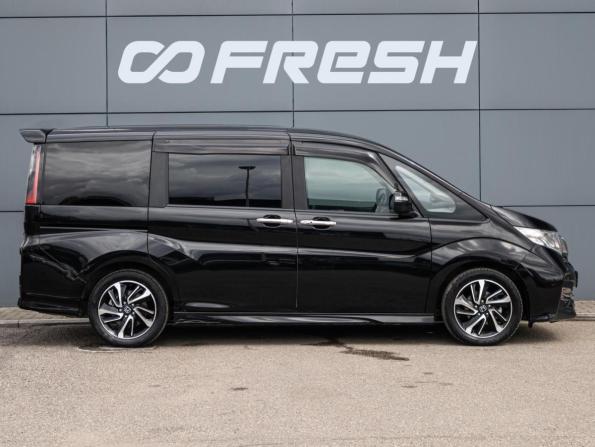Honda Stepwgn V с пробегом 2016 года, цена 2 170 000 рублей, 96221 км, минивэн, Автокод Объявления