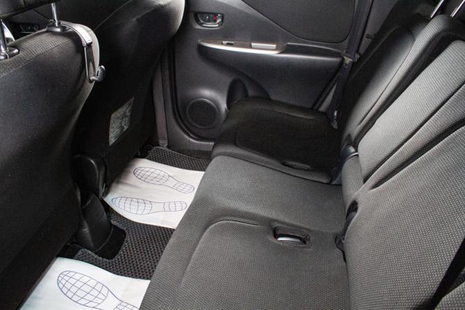 Toyota Ractis I с пробегом 2010 года, цена 829 000 рублей, 117500 км, хэтчбек, Автокод Объявления