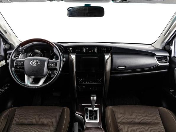 Toyota Fortuner II с пробегом 2018 года, цена 2 699 000 рублей, 266384 км, внедорожник, Автокод Объявления