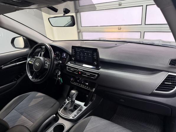 Kia Seltos I с пробегом 2021 года, цена 2 400 000 рублей, 72951 км, внедорожник, Автокод Объявления
