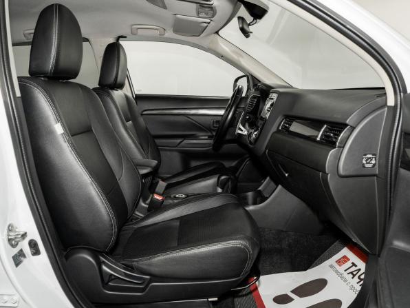 Mitsubishi Outlander III Рестайлинг 2 с пробегом 2015 года, цена 1 950 500 рублей, 93080 км, внедорожник, Автокод Объявления