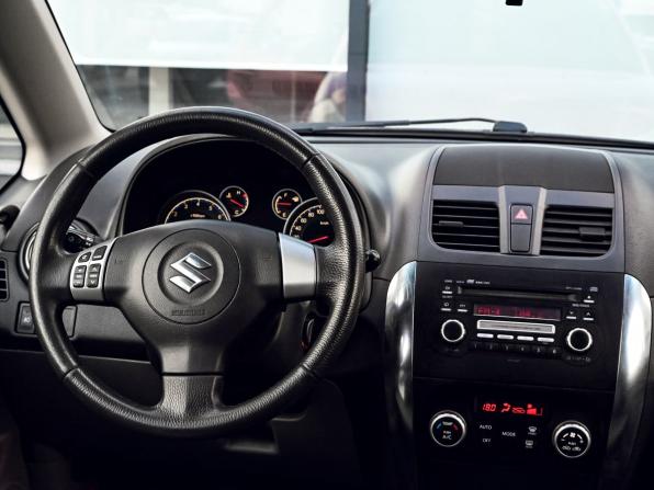 Suzuki SX4 I (Classic) Рестайлинг с пробегом 2011 года, цена 619 000 рублей, 331073 км, хэтчбек, Автокод Объявления