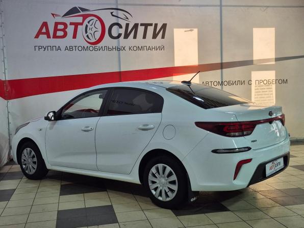 Kia Rio IV Рестайлинг с пробегом 2020 года, цена 1 414 000 рублей, 93205 км, седан, Автокод Объявления
