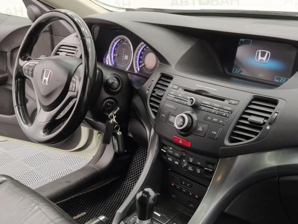 Honda Accord VIII Рестайлинг с пробегом 2011 года, цена 1 300 000 рублей, 279845 км, седан, Автокод Объявления