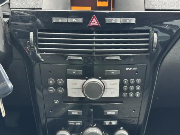 Opel Astra H Рестайлинг с пробегом 2011 года, цена 500 000 рублей, 215000 км, универсал, Автокод Объявления
