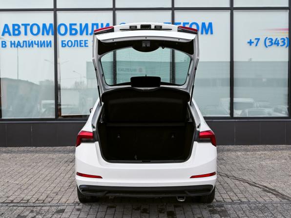 Skoda Rapid II с пробегом 2020 года, цена 980 000 рублей, 200518 км, лифтбек, Автокод Объявления