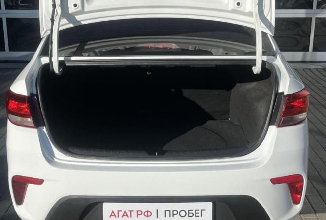 Kia Rio IV с пробегом 2018 года, цена 1 380 000 рублей, 68159 км, седан, Автокод Объявления