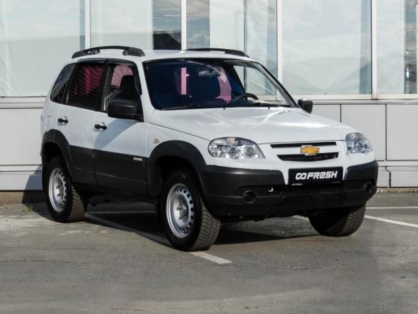 Chevrolet Niva I Рестайлинг с пробегом 2015 года, цена 675 000 рублей, 116436 км, внедорожник, Автокод Объявления