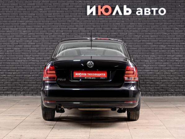 Volkswagen Polo V Рестайлинг с пробегом 2017 года, цена 990 000 рублей, 52743 км, седан, Автокод Объявления