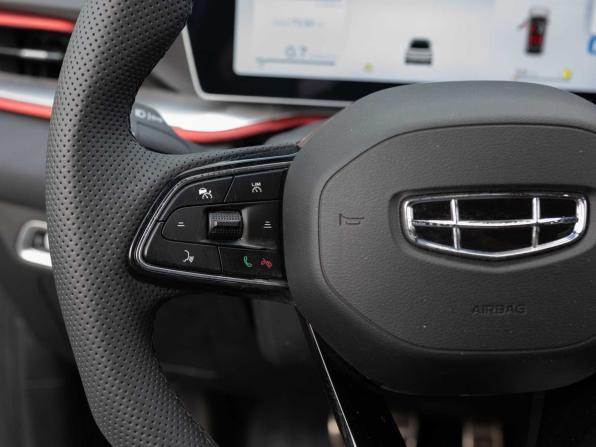 Geely Coolray I Рестайлинг с пробегом 2024 года, цена 2 450 000 рублей, 7131 км, внедорожник, Автокод Объявления