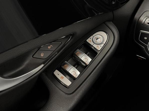 Mercedes-Benz C-Класс IV (W205) Рестайлинг с пробегом 2019 года, цена 2 319 900 рублей, 110949 км, седан, Автокод Объявления