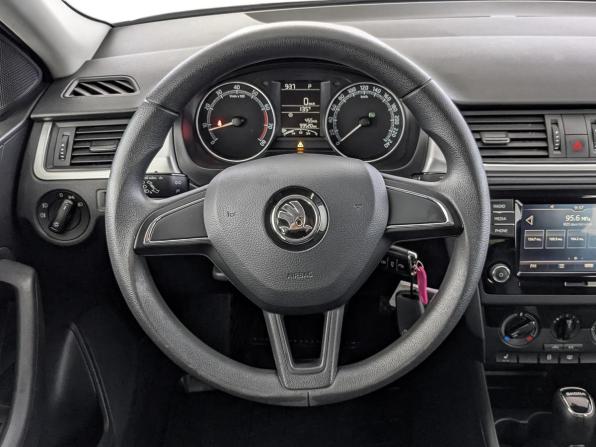 Skoda Rapid I Рестайлинг с пробегом 2019 года, цена 1 350 000 рублей, 99438 км, лифтбек, Автокод Объявления