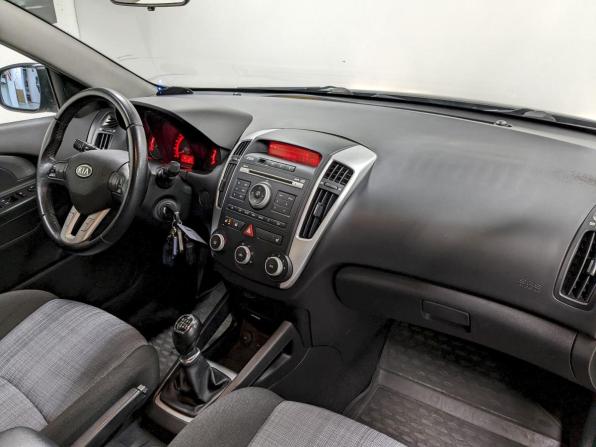 Kia Ceed I Рестайлинг с пробегом 2012 года, цена 860 000 рублей, 81656 км, хэтчбек, Автокод Объявления