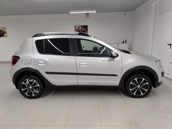 Renault Sandero II с пробегом 2016 года, цена 899 000 рублей, 137771 км, хэтчбек, Автокод Объявления
