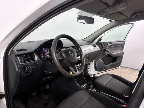 Skoda Rapid I с пробегом 2017 года, цена 1 299 000 рублей, 85102 км, лифтбек, Автокод Объявления