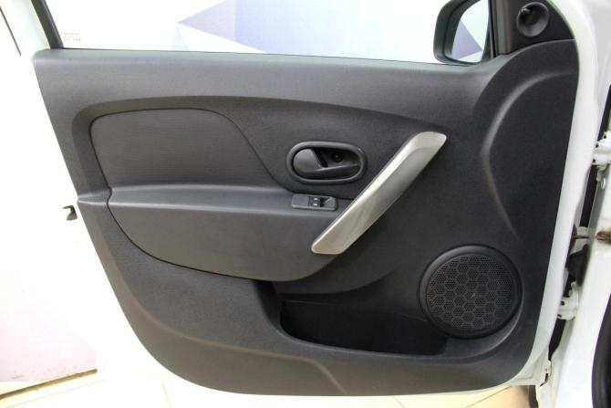 Renault Logan II с пробегом 2014 года, цена 676 300 рублей, 138000 км, седан, Автокод Объявления