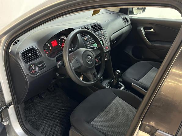 Volkswagen Polo V с пробегом 2013 года, цена 750 000 рублей, 128048 км, седан, Автокод Объявления