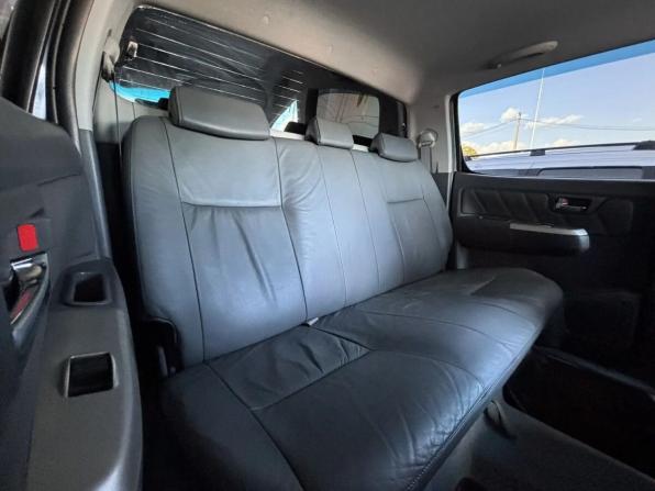 Toyota Hilux VII Рестайлинг с пробегом 2011 года, цена 1 999 500 рублей, 293541 км, пикап, Автокод Объявления