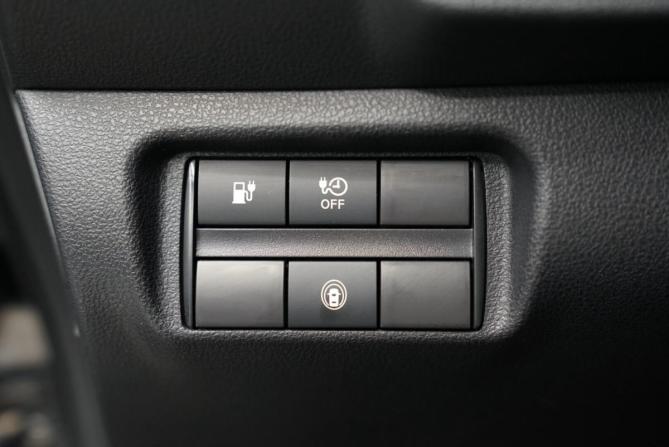 Nissan Leaf II (ZE1) с пробегом 2023 года, цена 2 570 000 рублей, 32000 км, хэтчбек, Автокод Объявления