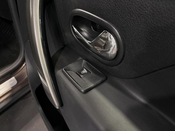 Renault Logan II Рестайлинг с пробегом 2019 года, цена 1 150 000 рублей, 116415 км, седан, Автокод Объявления