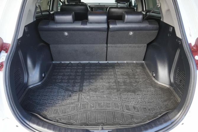 Toyota RAV4 IV (XA40) с пробегом 2015 года, цена 1 790 000 рублей, 215373 км, внедорожник, Автокод Объявления