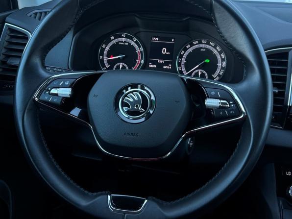 Skoda Karoq I с пробегом 2022 года, цена 2 663 900 рублей, 50276 км, внедорожник, Автокод Объявления