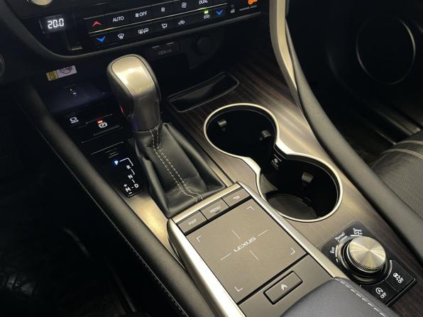 Lexus RX IV Рестайлинг с пробегом 2019 года, цена 4 650 000 рублей, 82000 км, внедорожник, Автокод Объявления