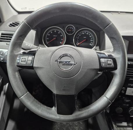 Opel Astra H Рестайлинг с пробегом 2013 года, цена 565 000 рублей, 239260 км, хэтчбек, Автокод Объявления