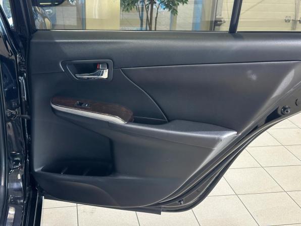 Toyota Camry VII (XV50) Рестайлинг с пробегом 2015 года, цена 2 290 000 рублей, 140000 км, седан, Автокод Объявления