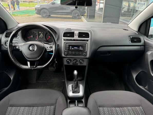 Volkswagen Polo V Рестайлинг с пробегом 2018 года, цена 880 000 рублей, 156709 км, седан, Автокод Объявления