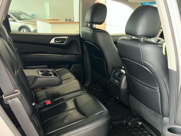 Nissan Pathfinder IV с пробегом 2015 года, цена 1 640 000 рублей, 162500 км, внедорожник, Автокод Объявления