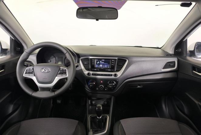 Hyundai Solaris II с пробегом 2018 года, цена 1 100 000 рублей, 77190 км, седан, Автокод Объявления