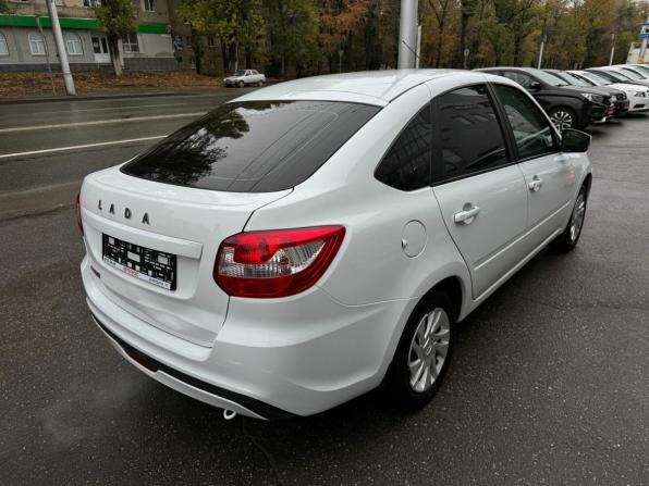Lada (ВАЗ) Granta I Рестайлинг с пробегом 2022 года, цена 725 000 рублей, 108261 км, хэтчбек, Автокод Объявления