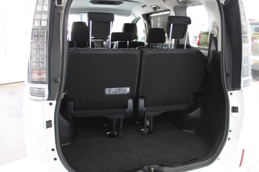 Toyota Voxy III (R80) Красноярск  - изображение 18