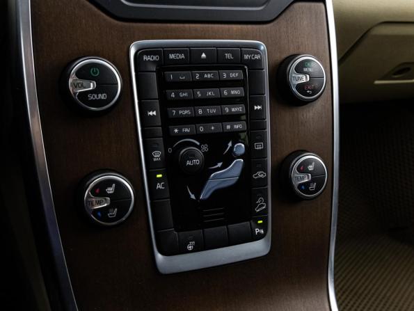 Volvo XC70 II Рестайлинг с пробегом 2014 года, цена 2 199 000 рублей, 165391 км, универсал, Автокод Объявления