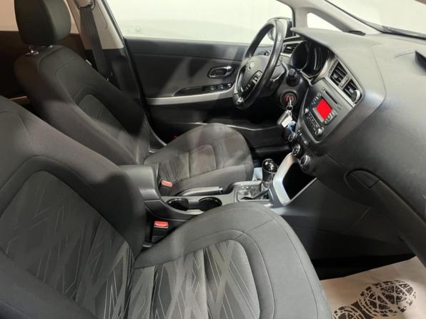 Kia Ceed II Рестайлинг с пробегом 2017 года, цена 1 661 300 рублей, 189842 км, хэтчбек, Автокод Объявления