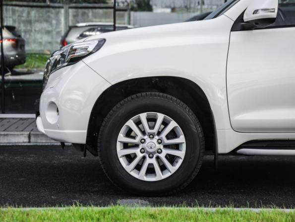 Toyota Land Cruiser Prado 150 Series Рестайлинг 1 с пробегом 2017 года, цена 3 799 000 рублей, 145336 км, внедорожник, Автокод Объявления