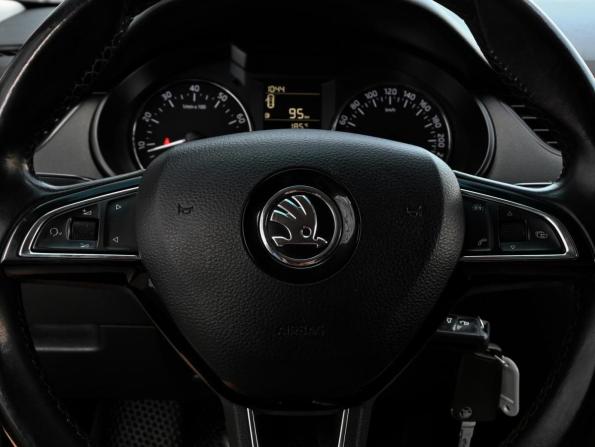 Skoda Octavia III (A7) с пробегом 2016 года, цена 1 049 000 рублей, 241368 км, лифтбек, Автокод Объявления