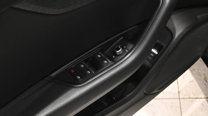 Audi A4 V (B9) с пробегом 2016 года, цена 1 960 000 рублей, 230375 км, седан, Автокод Объявления
