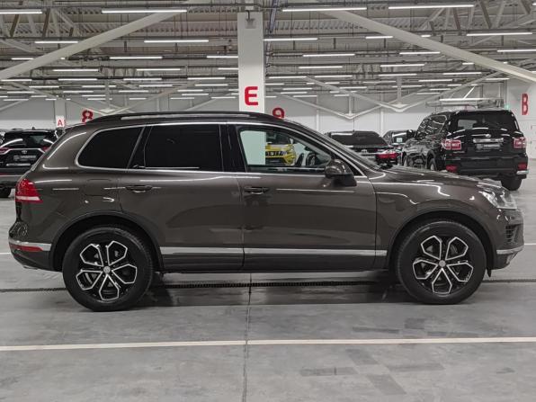 Volkswagen Touareg II Рестайлинг с пробегом 2015 года, цена 2 426 000 рублей, 221734 км, внедорожник, Автокод Объявления