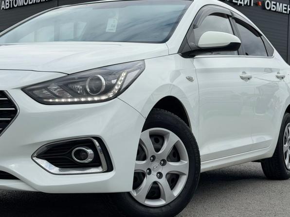 Hyundai Solaris II с пробегом 2018 года, цена 1 392 000 рублей, 125432 км, седан, Автокод Объявления