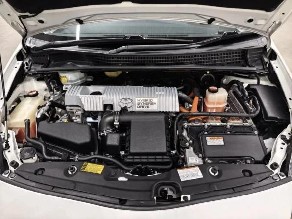 Toyota Prius III Рестайлинг (XW30) с пробегом 2015 года, цена 1 290 000 рублей, 137025 км, лифтбек, Автокод Объявления